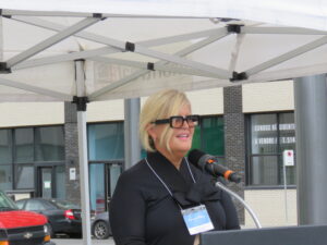 Inauguration de la place Iona-Monahan dans le district St-Sulpice, d'Ahuntsic-Cartierville