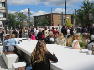 Inauguration de la place Iona-Monahan dans le district St-Sulpice, d'Ahuntsic-Cartierville