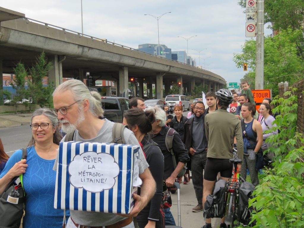 Participants au «jardin sous la Métropolitaine» (Photo : jdv - Philippe Rachiele)