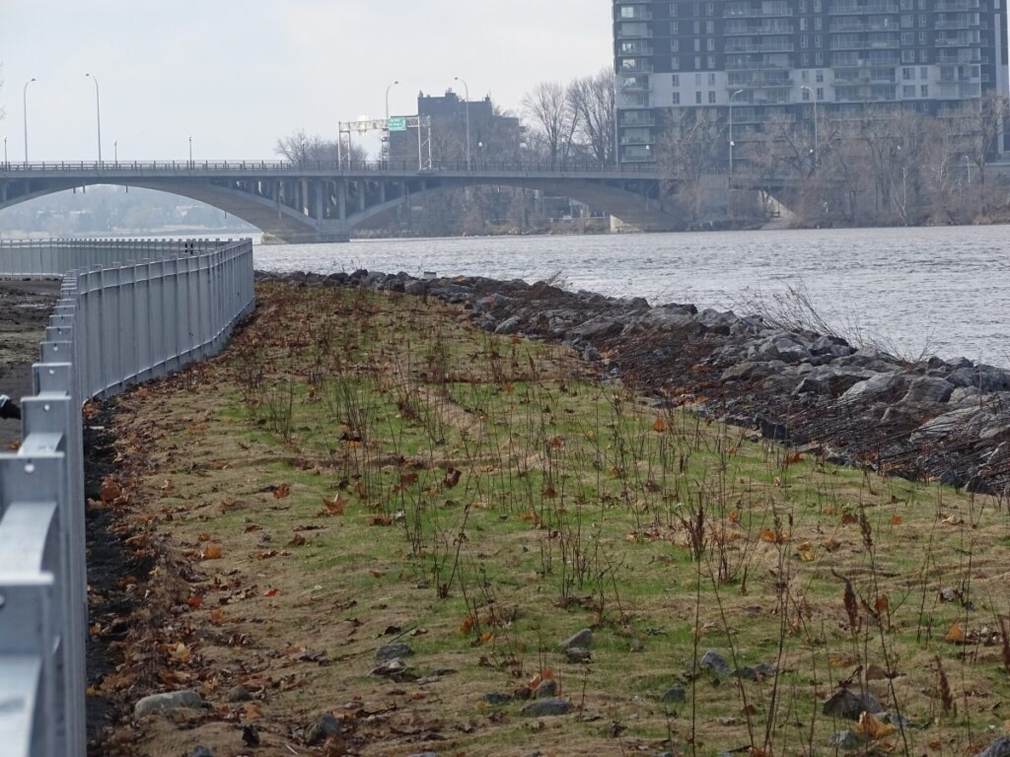Enrochement barrage Simon-Sicard à Sophie-Barat PR (1)b