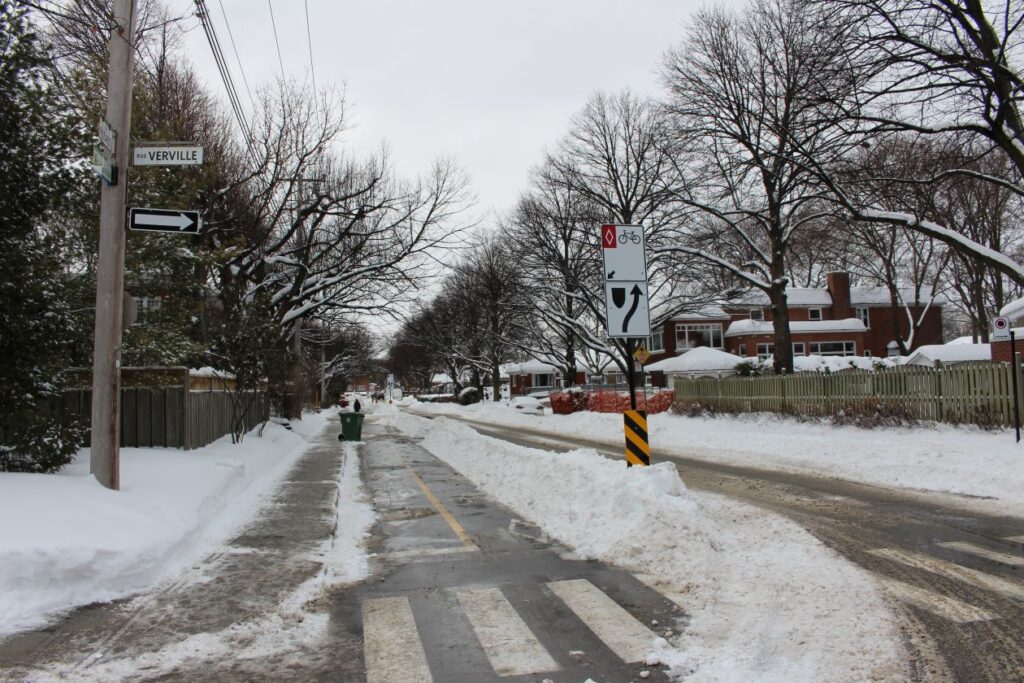 Piste cyclable dans la neige