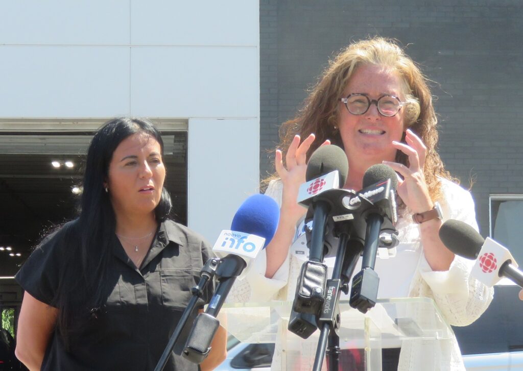 Maude Thérouz-Séguin avec Soraya Martinez Ferrada Élections municipales